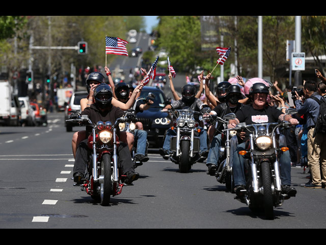 Парад Boobs on Bikes. Окленд, 7 октября 2015 года