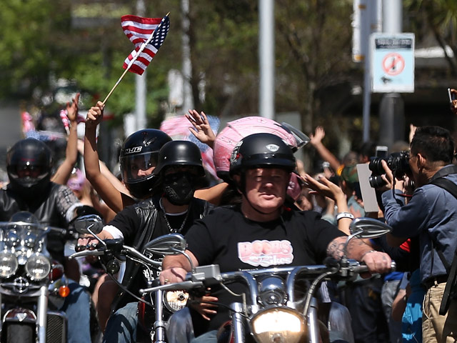 Парад Boobs on Bikes. Окленд, 7 октября 2015 года