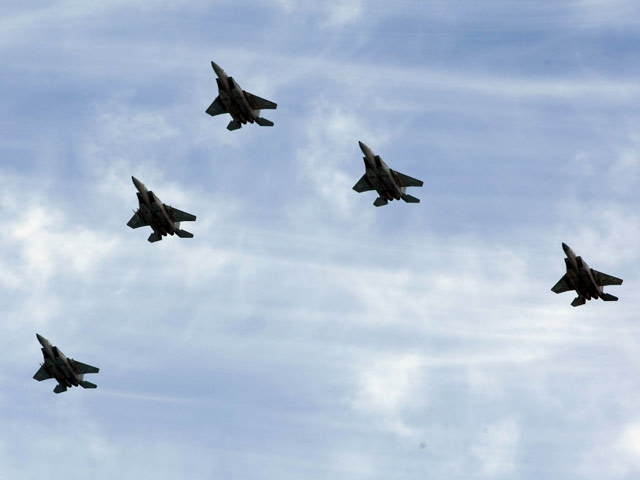 Израильские истребители F-15 на параде в честь 60-летия государства Израиль. 2008 год