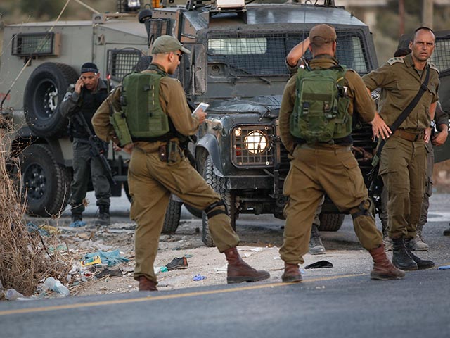 В окрестностях Хеврона в военнослужащих ЦАХАЛа брошено взрывное устройство