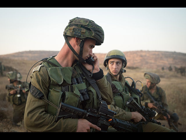 В Израиле проходят учения десантников и танкистов