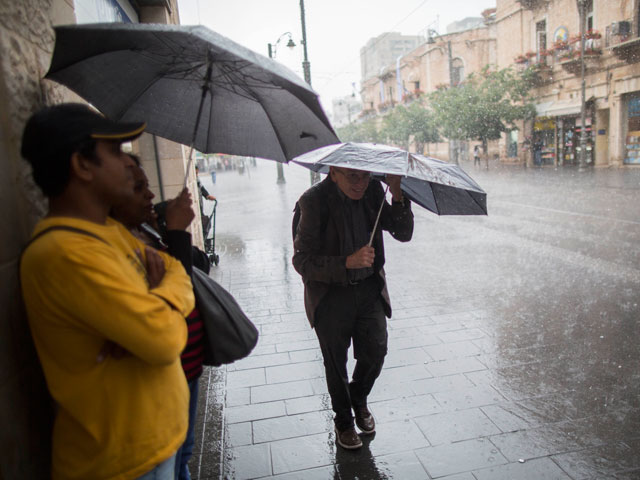     Осенняя буря в Израиле: начались дожди с градом