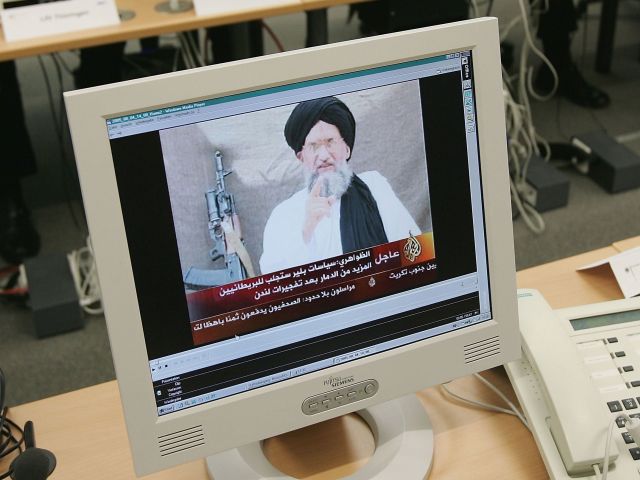 Лидер международной террористической организации "Аль-Каида" Айман аз-Зауахири 