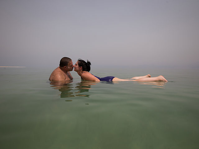 Пара на Мертвом море