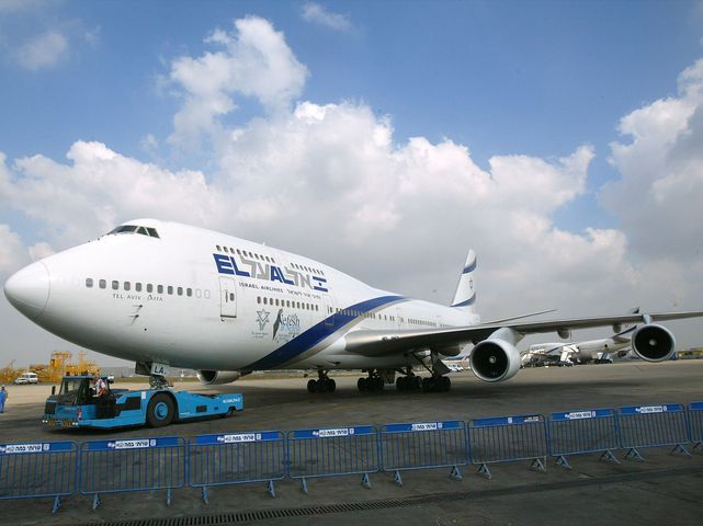 Израильские авиакомпании предложили скидки на билеты из Франции