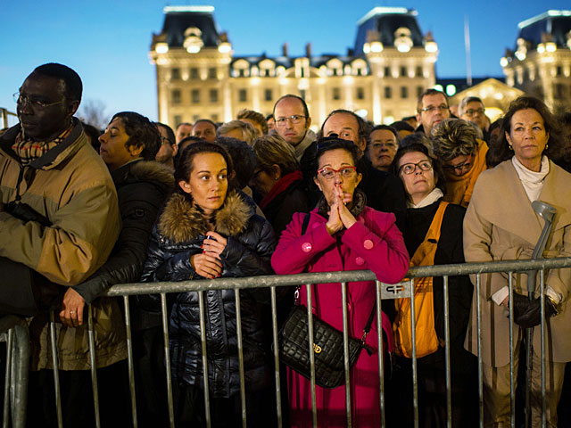 Число жертв терактов в Париже увеличилось до 132 человек  
