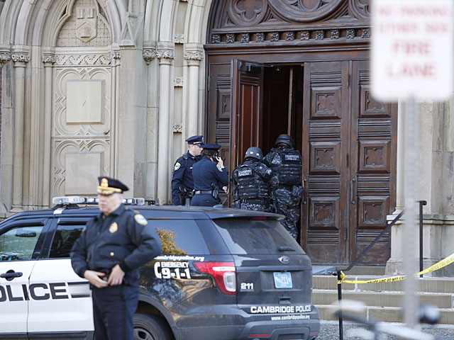 Полиция не обнаружила взрывных устройств в Гарвардском университете