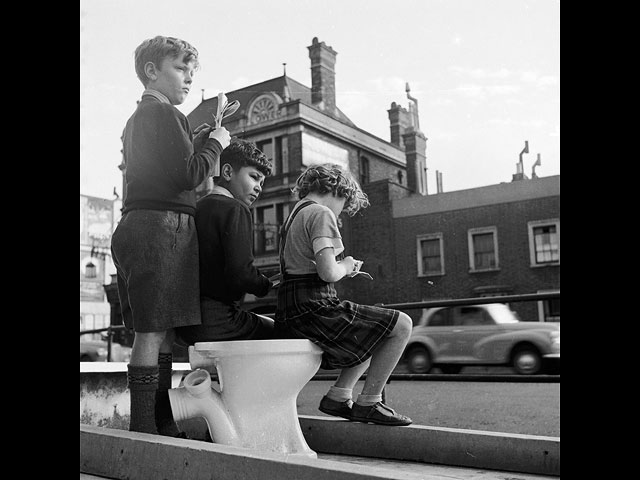 Новый унитаз. Лондон. 1954