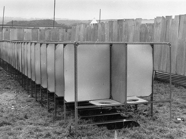  Общественный туалет на поп-фестивале, 1970-е