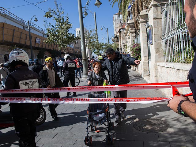 На месте теракта на улице Яффо в Иерусалиме. 23 ноября 2015 года