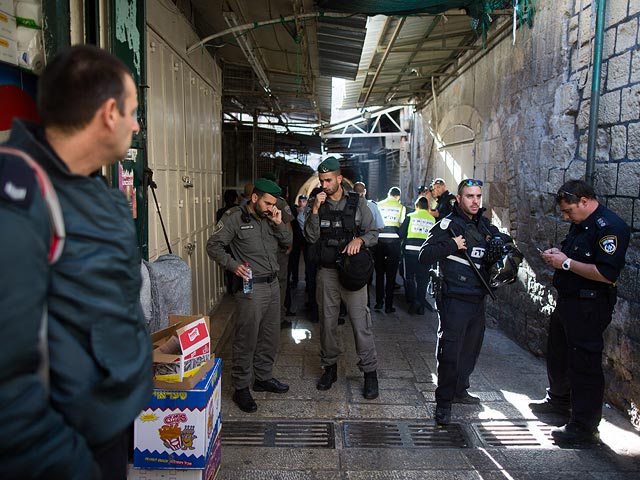 На месте теракта у Шхемских ворот. Иерусалим, 29 ноября 2015 года