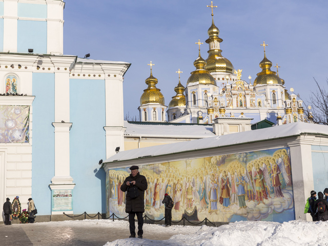 Около Михайловского монастыря в Киеве. Январь 2014 года