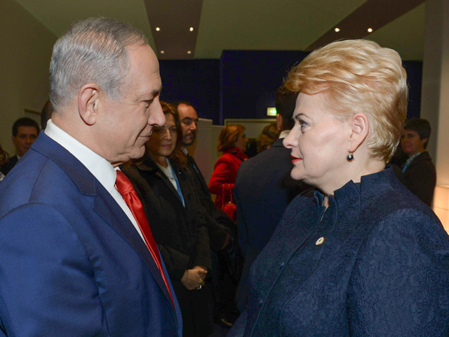 Премьер-министр Израиля Биньямин Нетаниягу и президент Литвы Даля Грибаускайте. Париж, 30 ноября 2015 года