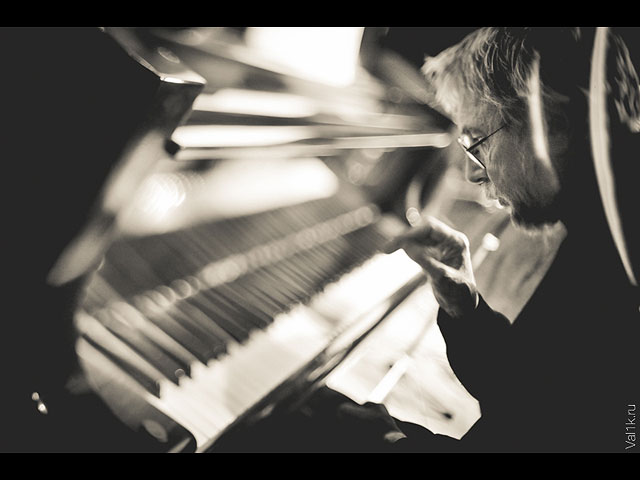 12 декабря в зале клуба "А-Тейва" в Тель-Авиве состоится сольный фортепьянный концерт Владимира Мартынов
