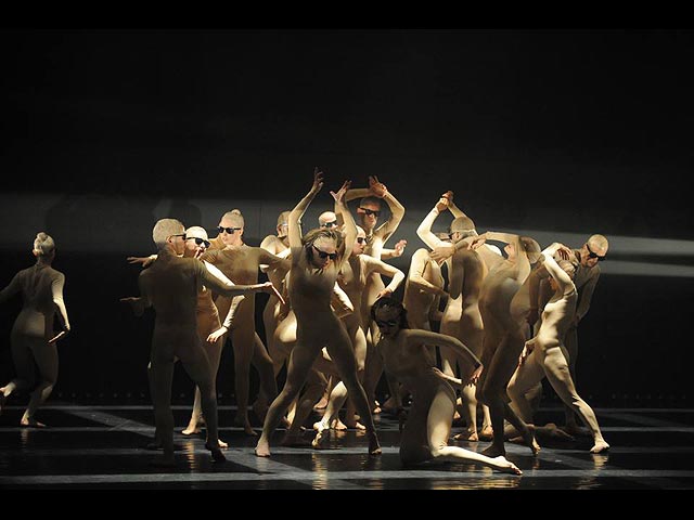 С 17 по 23 декабря 2015 года, а затем с 7 по 9 января 2016 года молодежная группа ансамбля "Бат-Шева" представит вечер двух одноактных балетов -