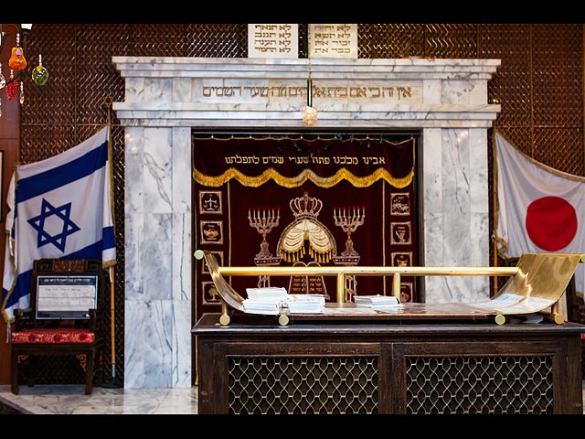 Ханука в синагоге Кобе