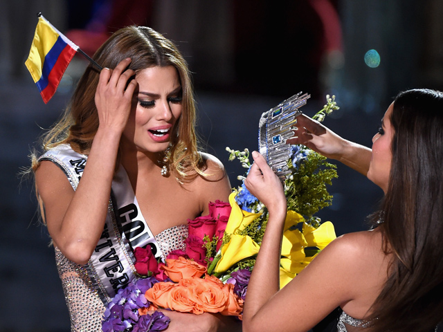 С "Мисс Колумбия" снимают корону "Мисс Вселенная"