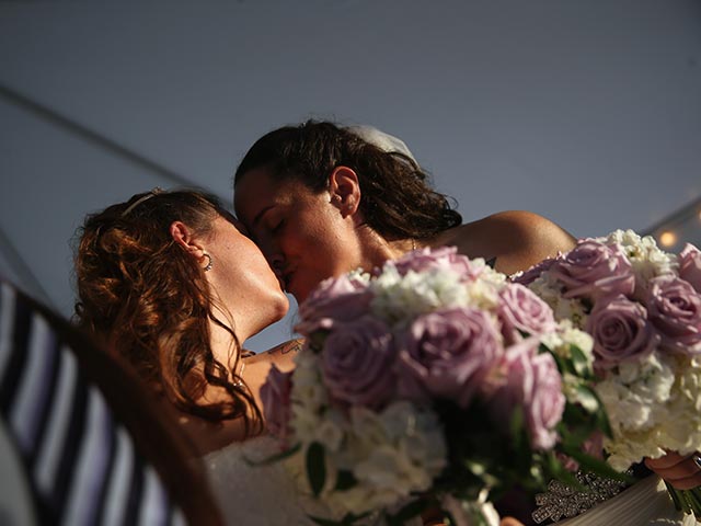 В Греции узаконили однополые союзы  