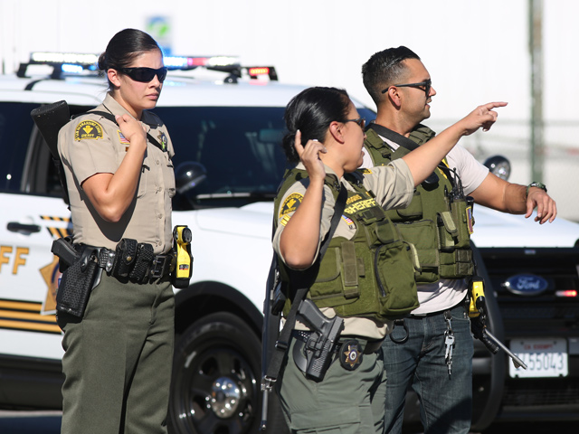 На месте происшествия в Сан-Бернардино (штат Калифорния). 3 декабря 2015 года