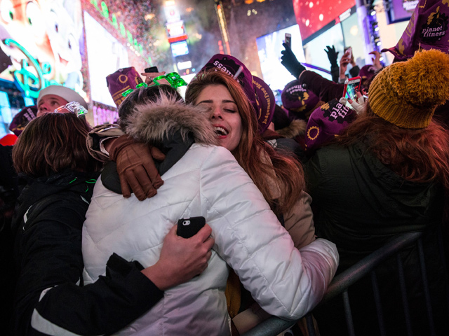 Празднование наступления 2016-го года на Таймс-Сквер в Нью-Йорке, США