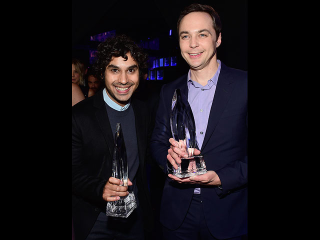  Кунал Найяр и Джим Парсонс на церемонии People's Choice Awards 2016