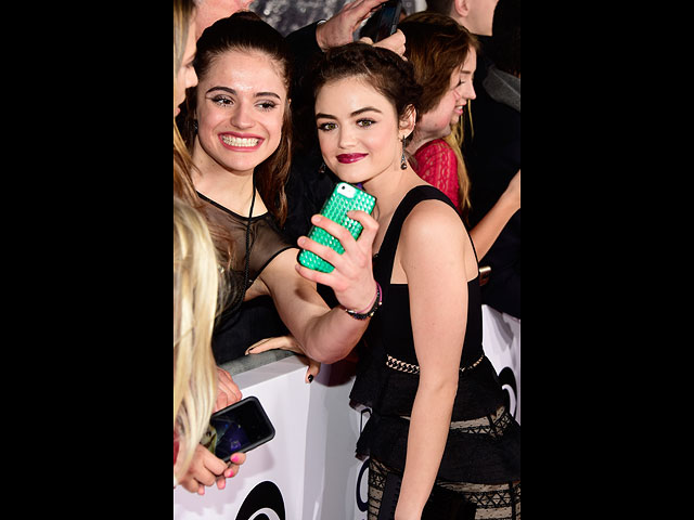 Люси Хейл на церемонии People's Choice Awards 2016