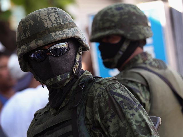 Операция мексиканского спецназа по розыску наркоторговцев
