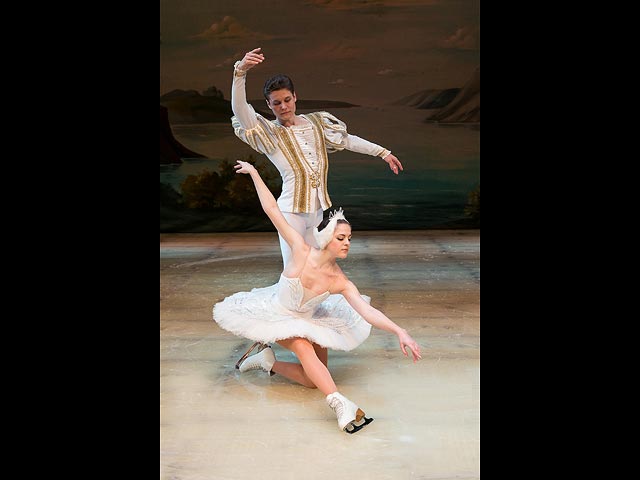 Магия балета, отточенная техника фигурного катания, завораживающая музыка, классическая постановка и костюмы &#8211; вот что ожидает израильского зрителя в июле 2016 года