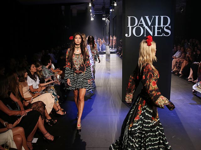 На показе  коллекции David Jones