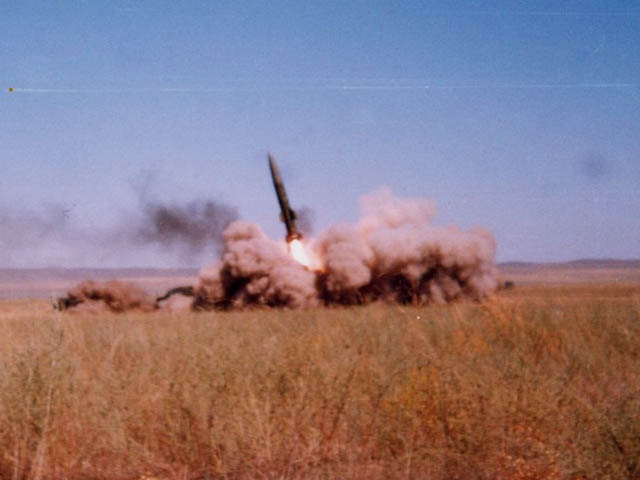 Пуск ракеты комплекса "Точка-У" на полигоне Сары-Озек (Казахстан)