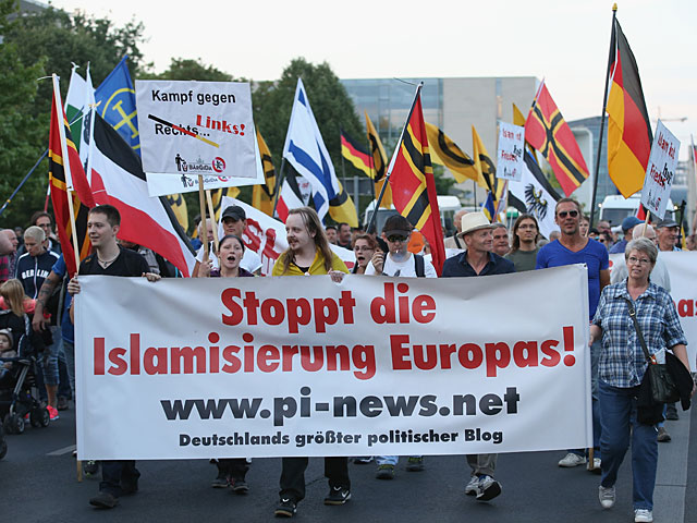 По Европе прокатилась волна антиисламских демонстраций
