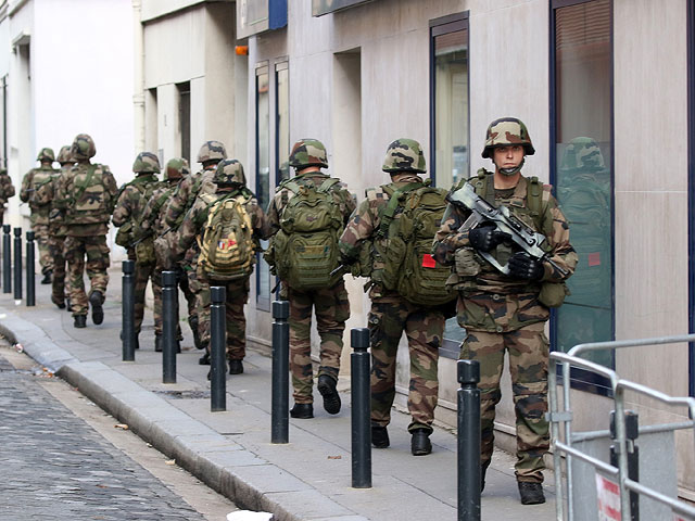 18 ноября в парижском пригороде Сен-Дени полиция блокировала группу исламистов, подозреваемых в террористической деятельности