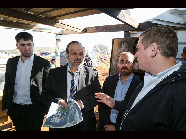 Министр по делам религий Давид Азулай посетил форпост Гиват Шорек