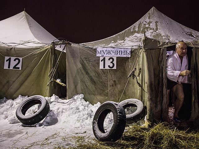 В прорубь при -20: крещенские праздники в Тюмени