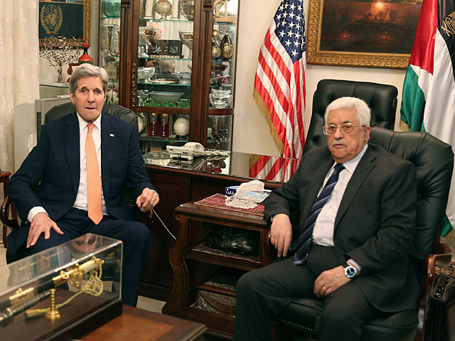 В Аммане состоялась встреча между госсекретарем США Джоном Керри и председателем Палестинской национальной администрации Махмудом Аббасом   