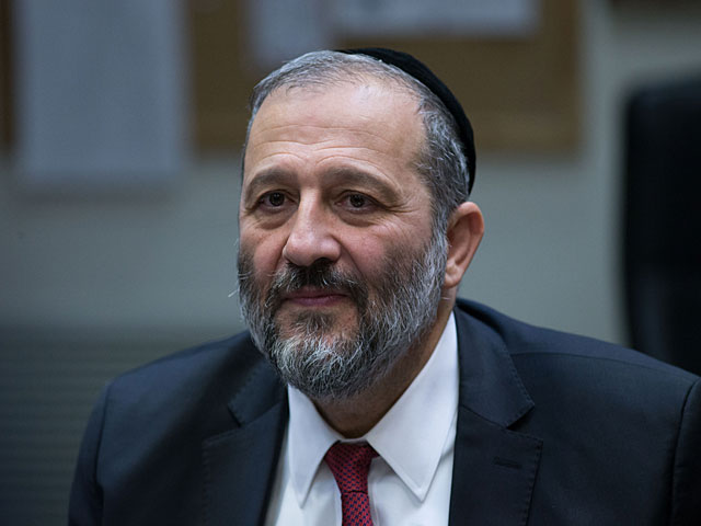 Глава МВД может лишить статуса постоянного жителя Израиля основателя BDS  