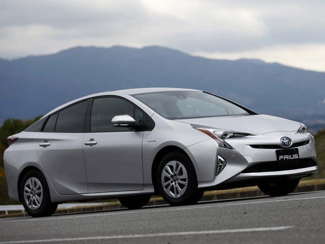 В Израиль прибыл "гибрид" Toyota Prius нового поколения
