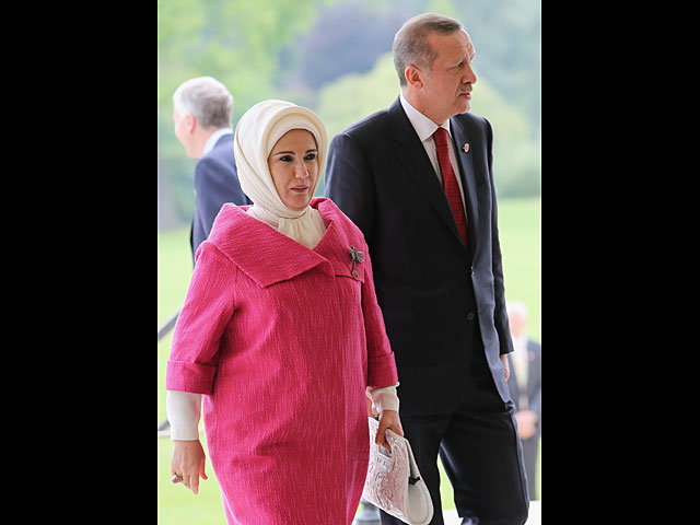 Супруга Эрдогана назвала гарем школой жизни женщин  