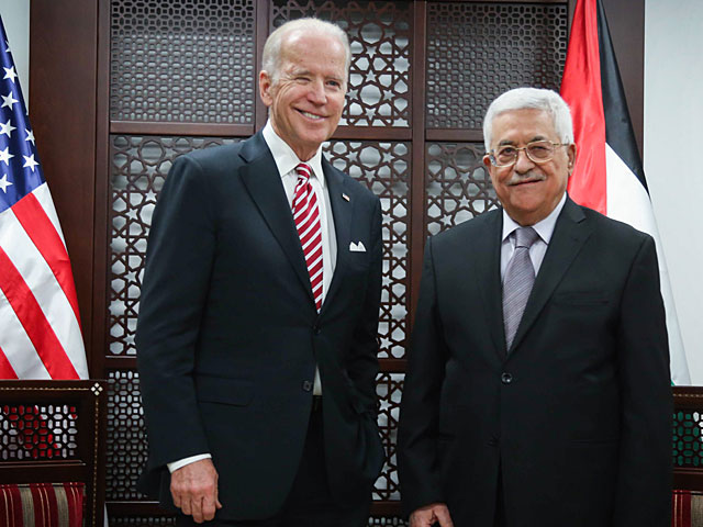 Вице-президент США Джо Байден и председатель Палестинской национальной администрации Махмуд Аббас