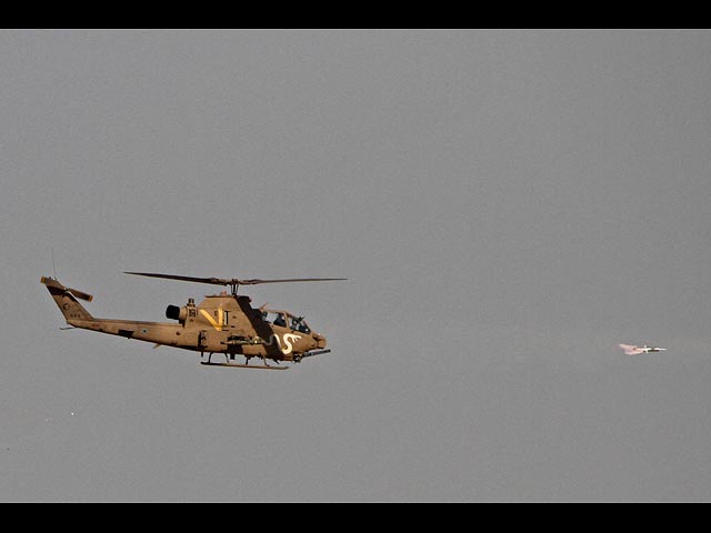 Ударный вертолет Bell AH-1 Cobra  