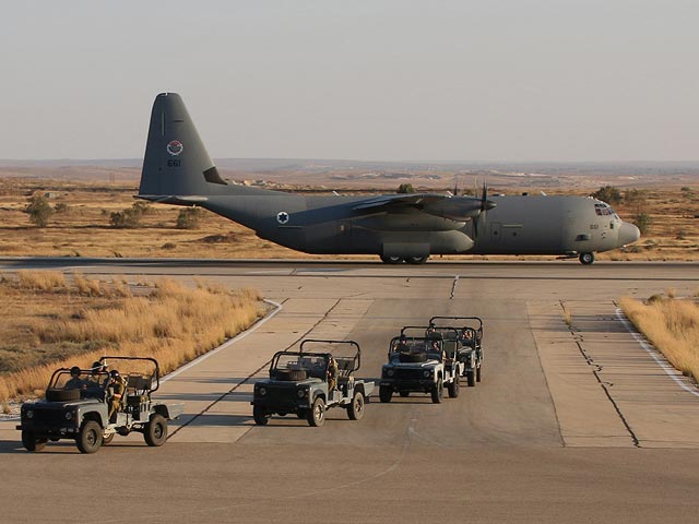 Военно-транспортный самолет C-130J Super Hercules