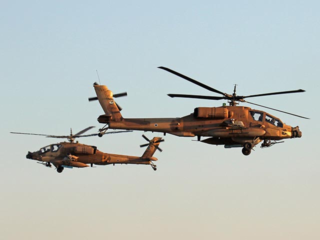 Ударный вертолет Boeing AH-64 Apache  