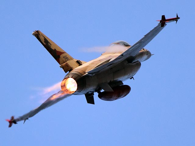 Легкий истребитель F-16A