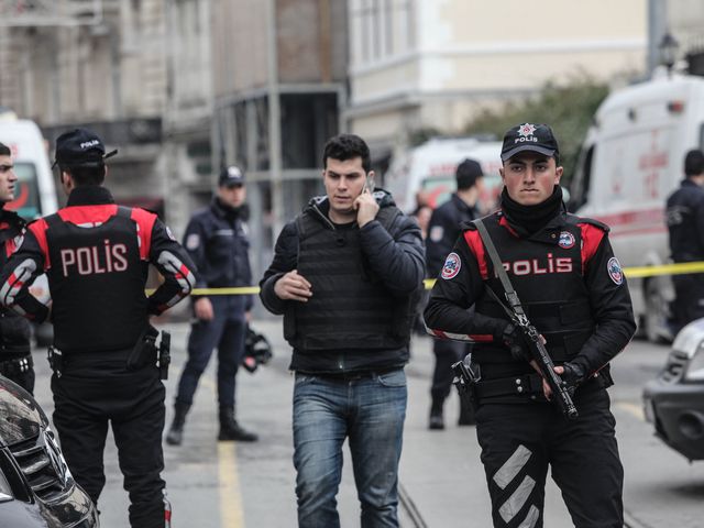 На месте теракта в Стамбуле 19 марта 2016 года