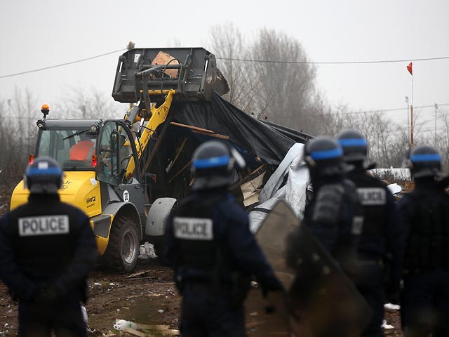 Разрушение лагеря беженцев во Франции. Март 2016 года