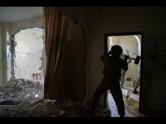 Разрушение дома Ихаба Масуди. 31 марта 2016 года