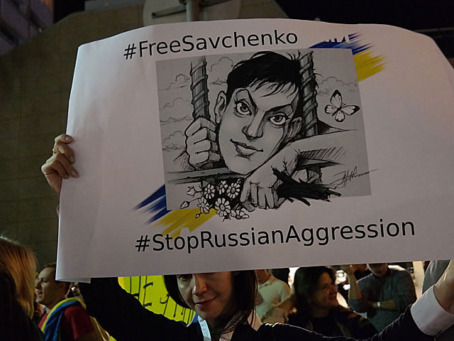 СМИ: Савченко могут обменять на российских спецназовцев