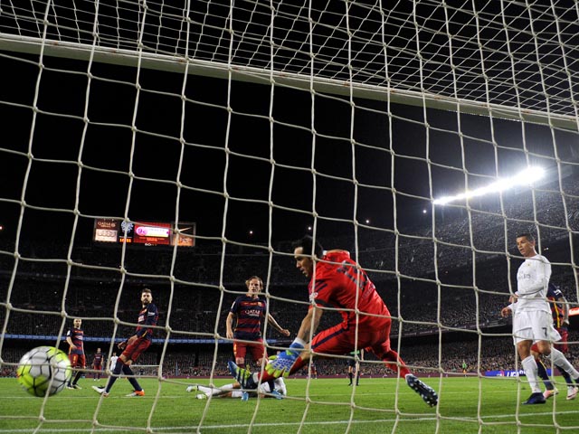 "Реал" в гостях обыграл "Барселону". Победный гол на счету Криштиану Роналду