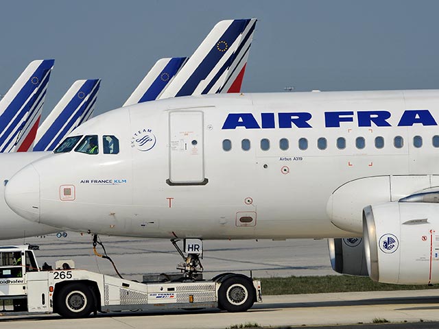 Air France позволит бортпроводницам отказываться от полетов в Иран  