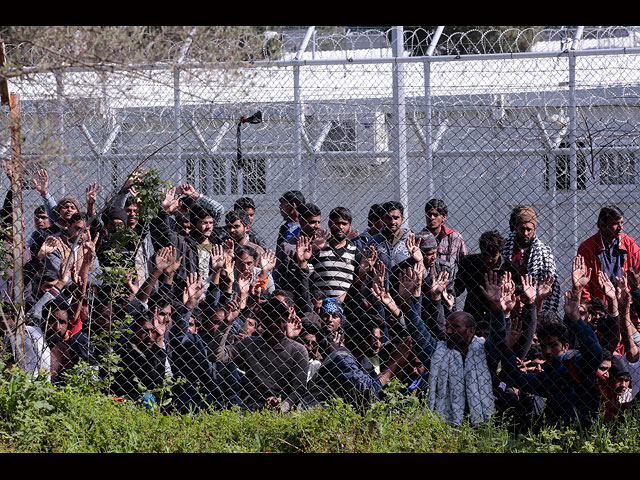 Греция депортирует нелегальных мигрантов в Турцию